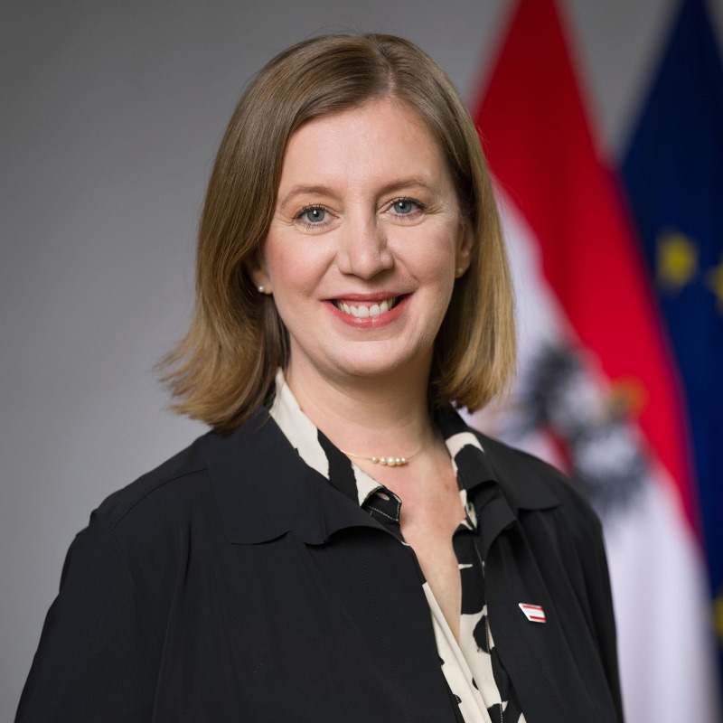 Barbara Eibinger-Miedl // floomagazin