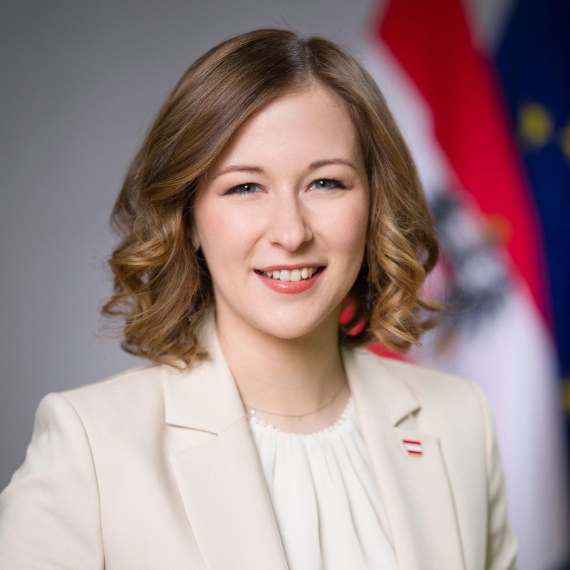 Claudia Plakolm // floomagazin